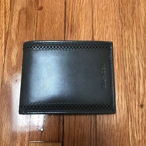 NWOT TOMMY HILFIGER GREY BILLFOLD W/ CARDCASE